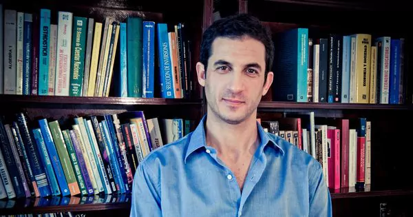 Matías Tombolini: “La época de los líderes terminó y empezó la de las ideas”